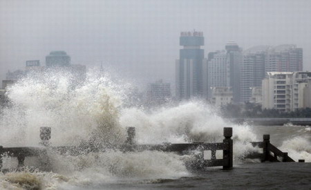 Storm Parma churns south China, 3 dead