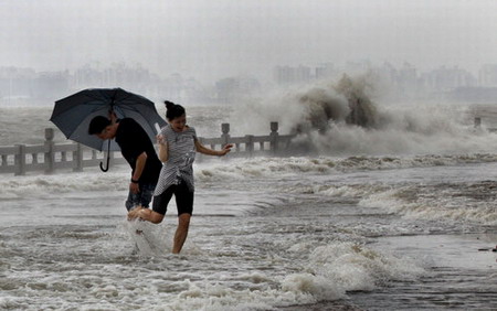 Storm Parma churns south China, 3 dead