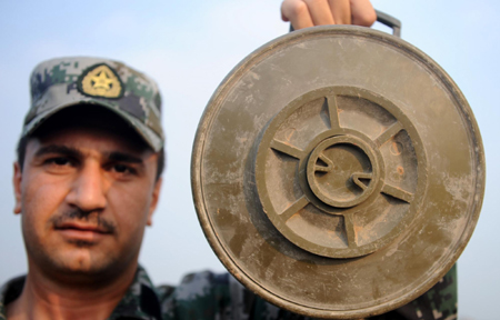 China provides mine clearing training to Iraq and Afghanistan