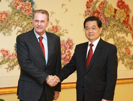 President Hu meets IOC President Jacques Rogge