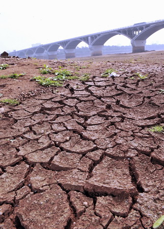 Severe drought hits Xiang River