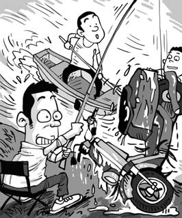 Man fishes out motorcycle from canal