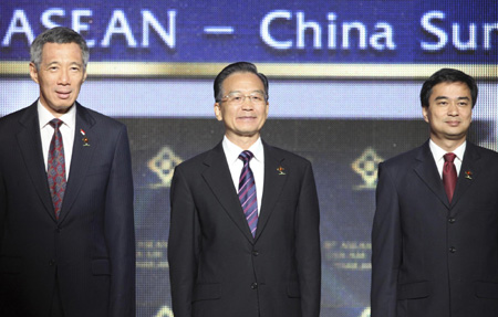Wen arrives in Thailand for Asean-related meetings