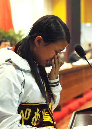 Filial girl, 15, receives award in Chongqing