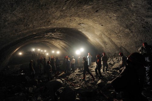 First undersea tunnel in Chinese mainland runs through