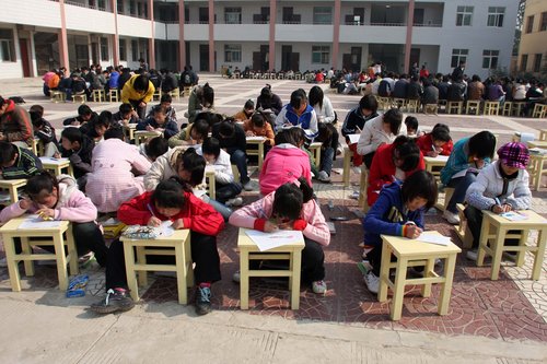 Outdoor classroom after earthquake in Shaanxi