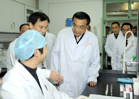 Vice Premier stresses safety in inoculation against H1N1 flu