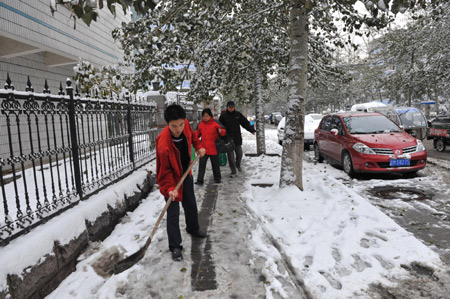Beijing embraces heavy snow