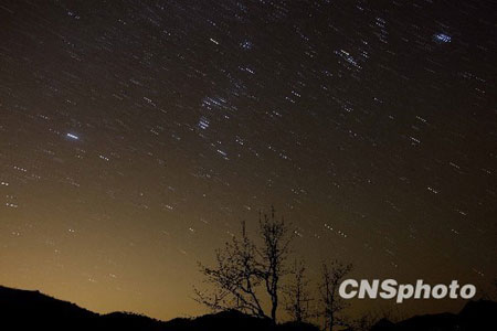 Leonid meteor shower around the world