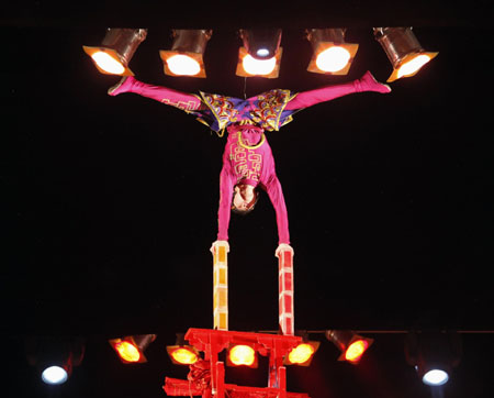 Jinan Acrobatic troupe performs in Taipei