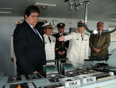 Peruvian president meets Chinese navy senior officer