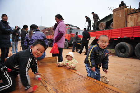 Resettle for south-to-north water project in C.China