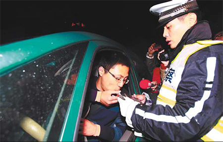 China tightens crackdown on drunken driving