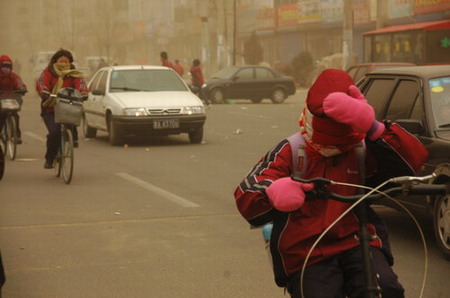 Winter storm sweeps across China