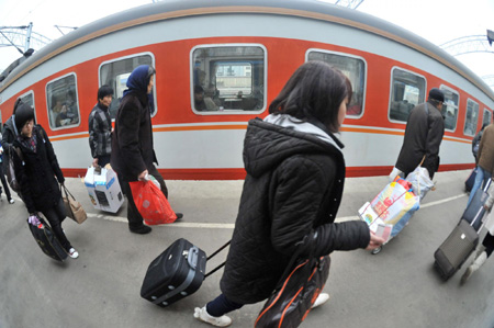Millions on move as Spring Festival travel season begins