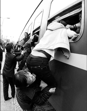 Railway station directors fired over photo