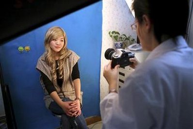 Woman seeks 'Jessica Alba' makeover to win back lover