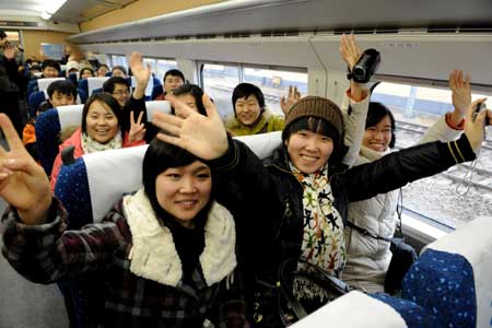 Zhengzhou-Xi'an high-speed rail starts operation