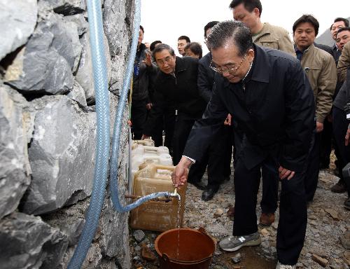 Premier visits drought-hit southwest China
