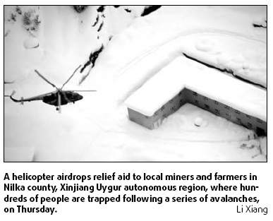 Choppers dispatched to rescue hundreds