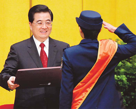 Hu pledges to promote gender equality
