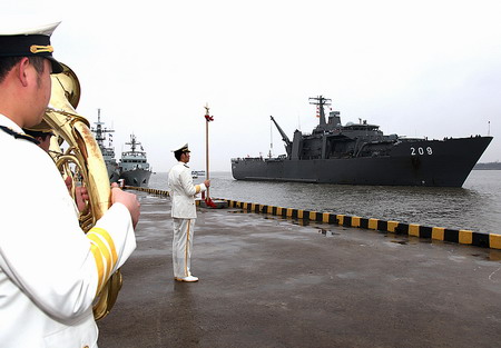 Singapore Navy receive a warm welcome