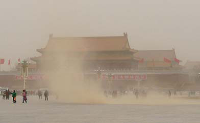 Desert storm blankets most of North China