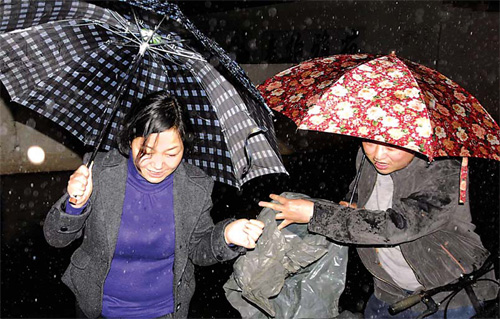 Rain falls on drought-plagued Yunnan
