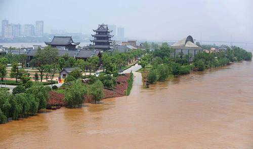 Rainy weather to worsen flooding in central China