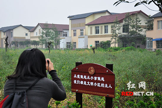Quake-hit Sichuan farmers to have new houses