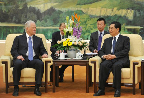 China, Russia seek stronger strategic ties