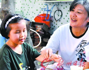 Jobless couple raise 10 homeless kids as their own