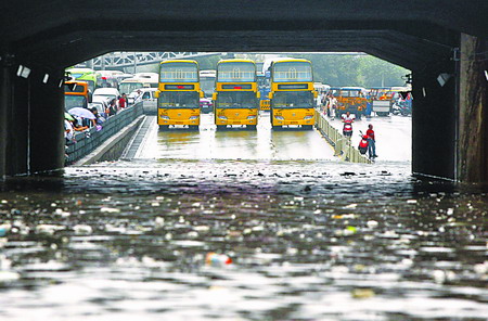 Dike blast 'complete success' in E China