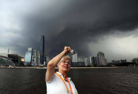Typhoon Chanthu kills 2 in Guangdong