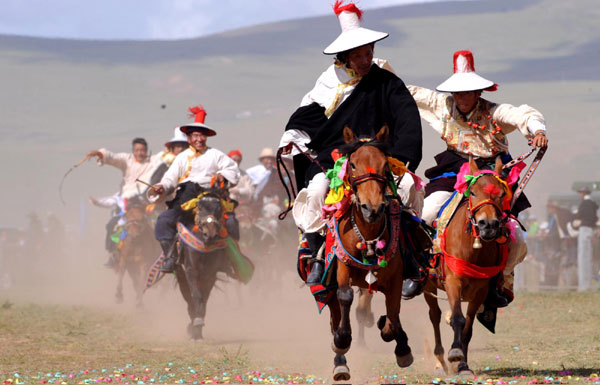 Horse racing in Lhasa