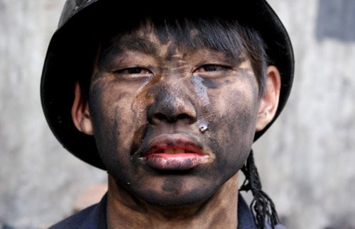 Student toils in colliery for mother's medical cost