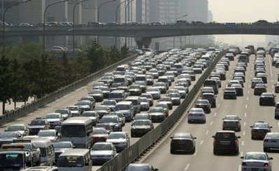 Chinese drivers sit it out in 9-day traffic jam