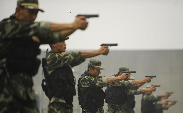 Armed police drill to save hostages in Sichuan