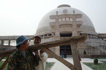 Baima Temple aims to become China's biggest temple