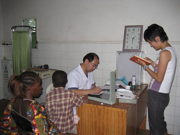 Chinese medical teams kindle hearts in Guinea