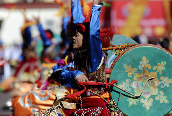 Qamdo in Tibet marks 60th anniversary of liberation