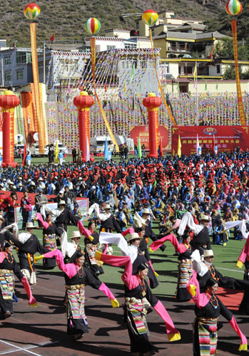 Qamdo in Tibet marks 60th anniversary of liberation