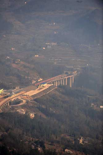 China's most laborious railway in operation