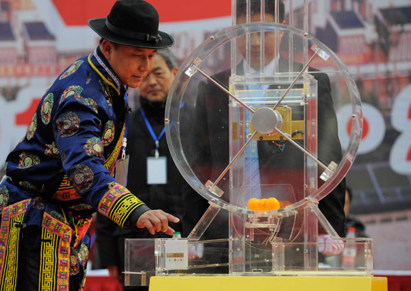 Quake victims move into new houses