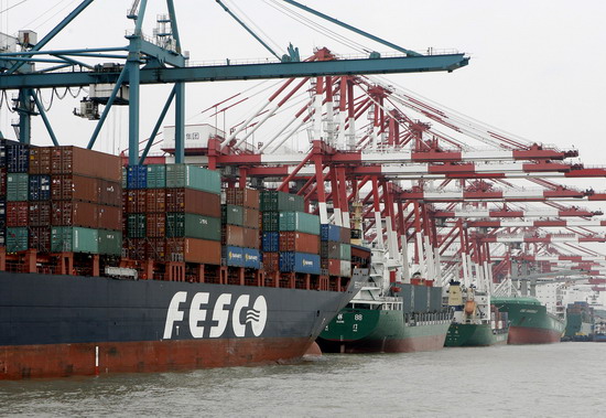 Shanghai claims world's busiest container port