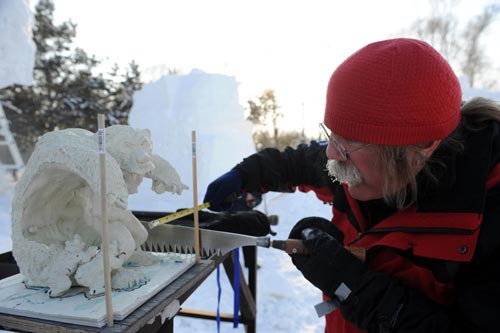 Int'l snow sculpture contest starts in NE China