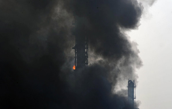 Blast hits NE China refinery, over 30 injured