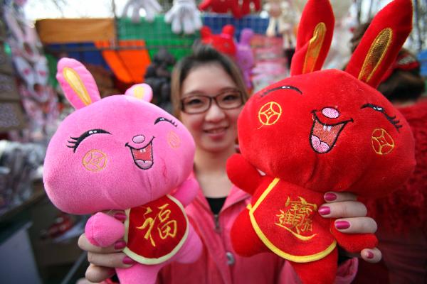 Chinese people toast for a better Year of the Rabbit