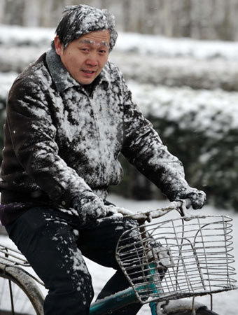 Snowfall in North China helps ease drought