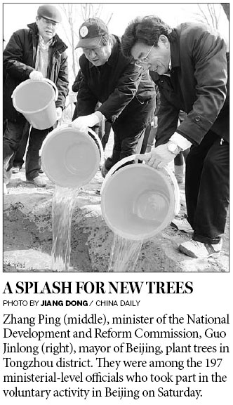 Officials plant over 20,000 trees in Beijing
